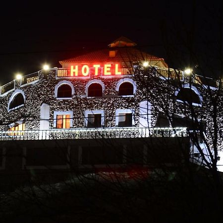 Amrots Hotel Vayk ภายนอก รูปภาพ