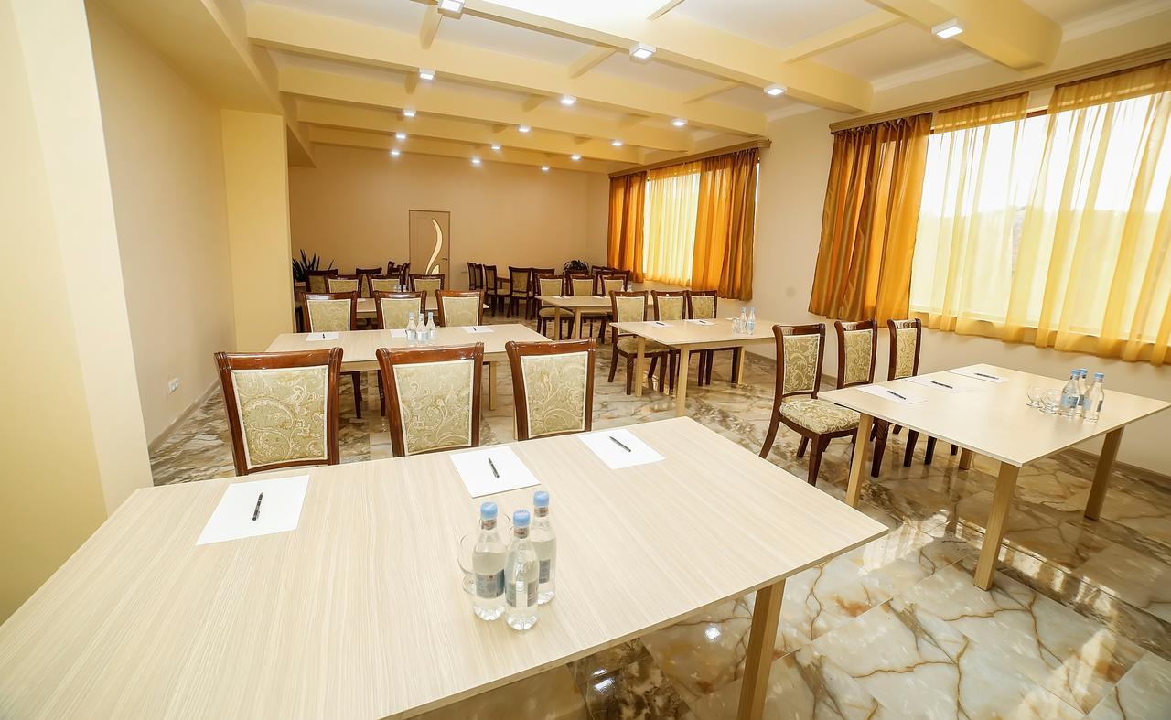 Amrots Hotel Vayk ภายนอก รูปภาพ