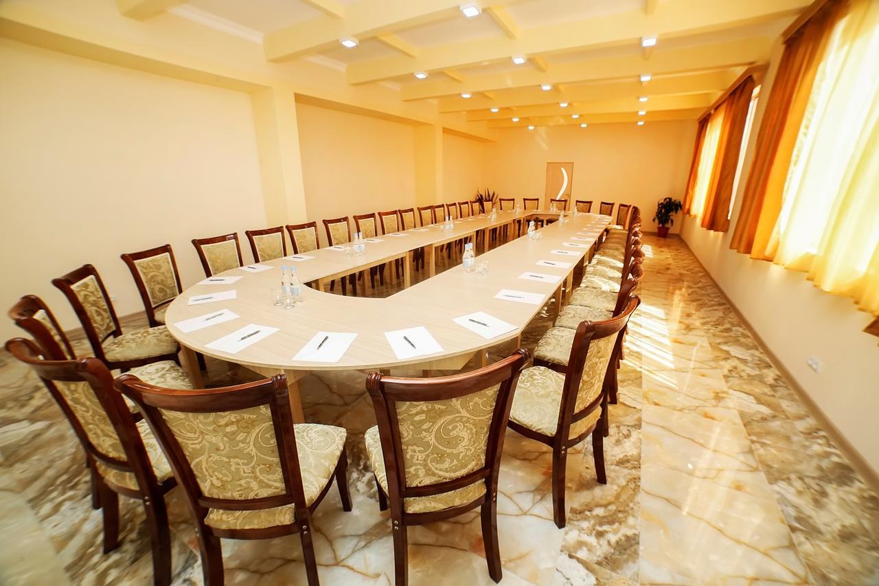 Amrots Hotel Vayk ภายนอก รูปภาพ