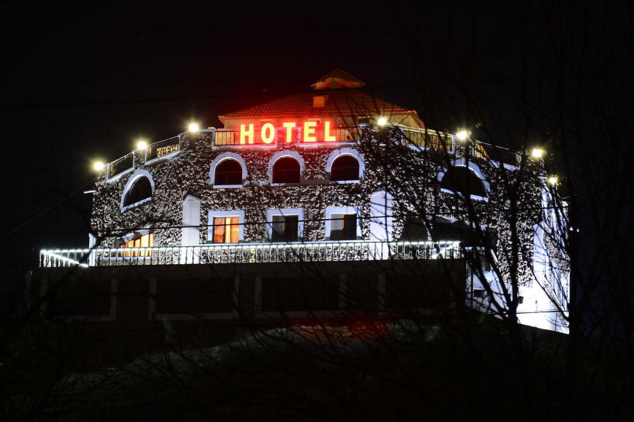 Amrots Hotel Vayk ภายนอก รูปภาพ